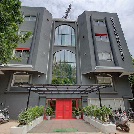 Hotel Oyo Townhouse 150 Shreyas Colony Ahmedabad Exterior foto