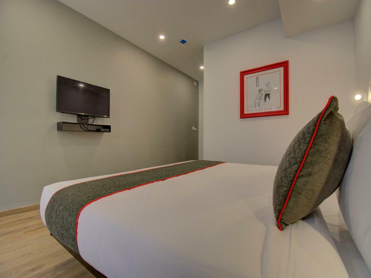 Hotel Oyo Townhouse 150 Shreyas Colony Ahmedabad Exterior foto