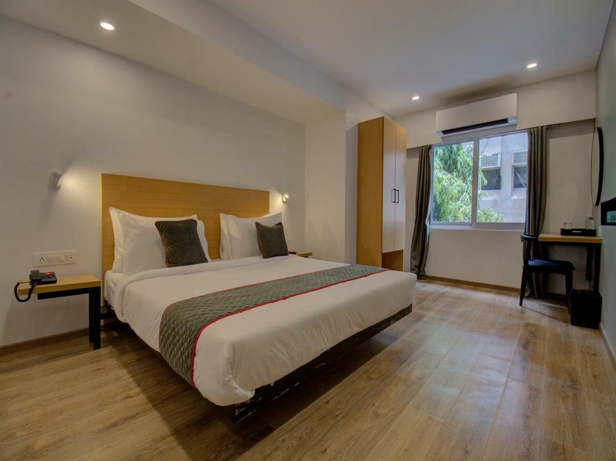 Hotel Oyo Townhouse 150 Shreyas Colony Ahmedabad Exterior foto