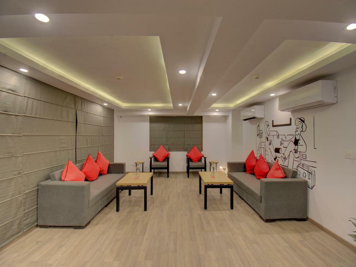 Hotel Oyo Townhouse 150 Shreyas Colony Ahmedabad Exterior foto